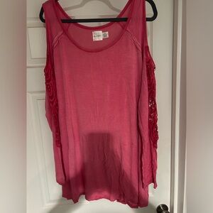 Women’s top brand new with cute sleeve cutouts